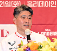 [포토]'기자회견하는'신임 SSG 이숭용 감독