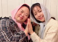 한지민, 정은혜 작가와 “은혜로운 인연”... 애틋한 ‘우블’ 영희 X 영옥 자매