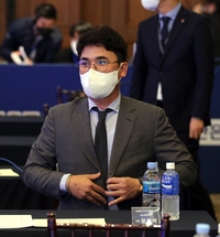 검찰, ‘뒷돈 요구’ 장정석 前KIA 타이거즈 단장 압수수색