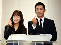 [포토] '올해의 상' 오효주-이동근 아나운서, '러블리 하트'