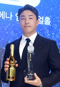 ‘대반전 타격왕’ 손아섭-‘진리의 고퀄스’ 고영표, 2023년 최고 타자-투수 선정 [올해의 상]