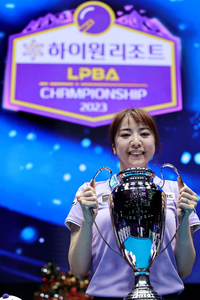 女프로당구 日최초 다승자 탄생! 사카이, ‘27세 무명 돌풍’ 임혜원 꺾고 시즌 2승