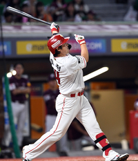 ‘29홈런=29명 지원’ SSG 최정, 소외계층 인공관절 수술 지원...12년간 358명 도왔다