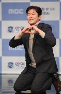 [포토] 김대호 '연애 심장을 뛰게 해 드릴게요'