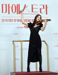 차정원, 벌써 내조 시작? ♥하정우 와인 론칭 파티 참석