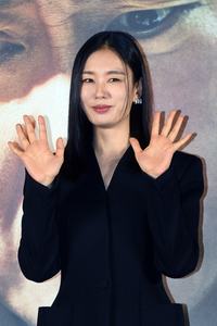 [포토]안은진, 깜찍 손인사