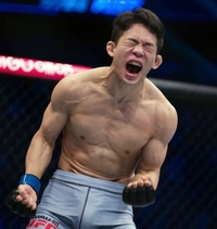 한국 최초 UFC 플라이급 박현성, 데뷔전 짜릿한 TKO 승.. 화끈한 신고식