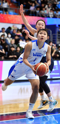 [포토]'골밑 노리는' 박지현