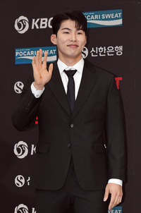 [포토]손인사 건네는 김혜성