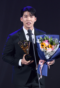 [포토]키움 김혜성, 골든글러브 페어플레이상 수상