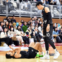 [포토]'이원석 마크하다 부상당한 허훈'