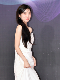 [포토]'레드카펫 수줍게 입장하는' 아린