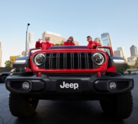 지프(Jeep®) 신형 랭글러, 6년 만의 부분변경 모델···제이크 아우만 “지프와 사랑에 빠지게 되길”