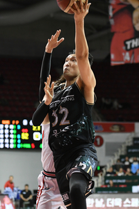 정관장 이종현에 정효근 김경원까지, ‘먼로 효과’ 극대화