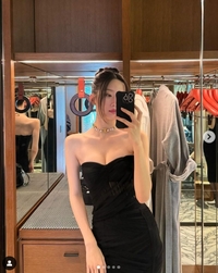 과감한 튜브톱 찰떡이네...문가영, 환상적인 독보적 비주얼