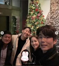 한혜진♥기성용 점점 닮아가네...런던 여행 중 손흥민과 친분 공개