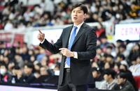 3연패 피하려는 KT 송영진 감독 “하윤기 점점 좋아질 것”[SS경기브리핑]