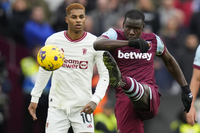 승률 50%+EPL 8위 추락...맨유 ‘어쩌다 이 지경’...전문가들 “골 넣는 방법 모른다”