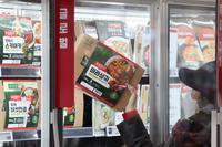 대형마트, PB 제품 가격 인상에 슈링크플레이션 사례도…이마트 PB 20% 인상