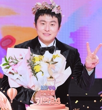 유재석-전현무 제친 기안84, ‘非연예인 최초’ MBC 연예대상 수상 쾌거