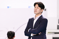 기복 심한 ‘아포짓 타나차’ 김종민 감독 “어느 부분에 초점 맞춰야 할지...”[현장인터뷰]