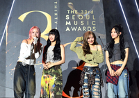 [포토]키스오브라이프, 서울가요대상 뉴웨이브스타상 수상