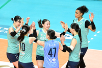 이윤신 카드도 서브 공략도 ‘성공’…‘셧아웃 승리’ GS칼텍스, 페퍼저축은행 13연패 ‘늪’으로 밀어 넣었다[현장리뷰]