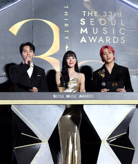 [포토]서울가요대상 3MC 맡은 이승기-티파니 영-뱀뱀