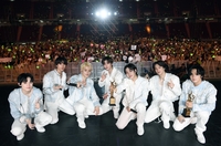 [포토]서울가요대상 NCT 드림, 팬들을 배경으로!