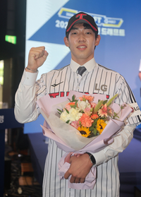 공부하는 엘린이 출신 신인, 미국 진출·LG 입단 그리고 5년 만에 애리조나 입성[SS라이징스타]