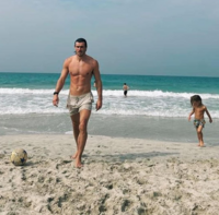 은퇴선수 맞아? ‘왕년 월클’ 베일 현역 포스 몸매에…“당장 EPL 복귀해!”