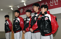 [포토]LG 구본혁, ‘군 전역하고 왔습니다!’