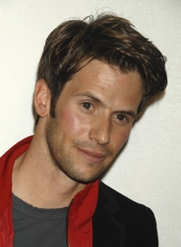 ‘스피드 레이서’ 크리스천 올리버, 경비행기 추락으로 두 딸과 함께 사망[할리웃톡]