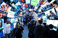 CES 2024 물들인 LG 올레드 140대…TV로 승부 건 LG전자, webOS 콘텐츠 펼친다