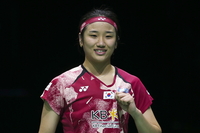 안세영, 4강행 ‘미소’...17위 中 장이만 결승행 다툰다...이소희-백하나도 ‘승승장구’ [말레이시아오픈]