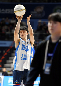 [포토] 이근휘 ‘3점슛 콘테스트 우승 차지’