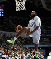 [포토] KT 배스 ‘덩크슛 콘테스트 우승 차지’