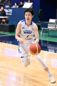 선두 경쟁 우리은행, 박혜진 갑작스런 부상이 더 아쉬운 이유 [SS현장]