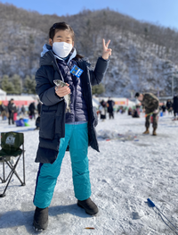 [포토]2024 화천산천어축제, 엄마 산천어 잡았어요!