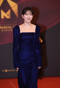 [포토]레드카펫 밟으며 입장하는 정선아