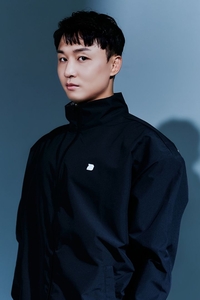 UFC 파이터 최두호, 스토리제이컴퍼니와 계약...김태희-서인국-이시언과 한솥밥