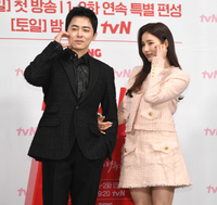 [포토] 조정석-신세경 ‘매혹의 하트’