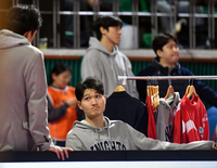 [포토]‘무릎 부상으로’ 벤치 지키는 안영준