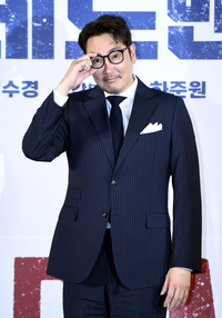 [포토] 조진웅 ‘설 연휴에 만나요’