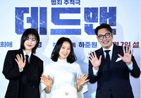 [포토] 이수경-김희애-조진웅 ‘환한 웃음 가득’