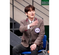 무대에서 신곡 립싱크...규현, ‘싱어게인3’ 심사 자격 논란제기