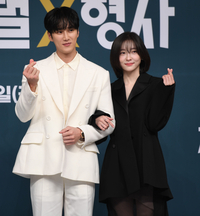 [포토] 안보현, 박지현 ‘흑백 패션으로’