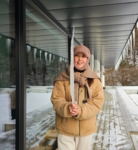 ‘강원도의 위엄’ 한혜진, 한파 속 광선검급 1m 고드름 인증샷