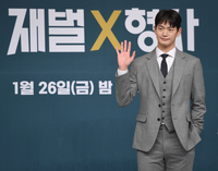 [포토] 강상준 ‘스윗한 손인사’