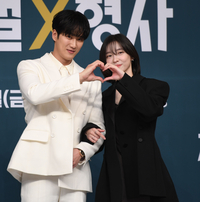 [포토] 안보현, 박지현 ‘사랑 가득 담아’